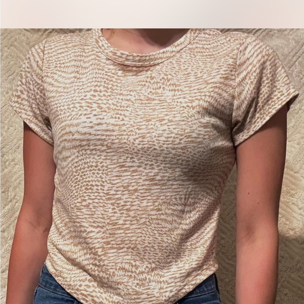 Old Navy Tan Fitted Short Sleeve Tee